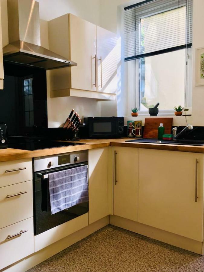 Spacious Apartment In The Heart Of St Leonards Хейстингс Екстериор снимка